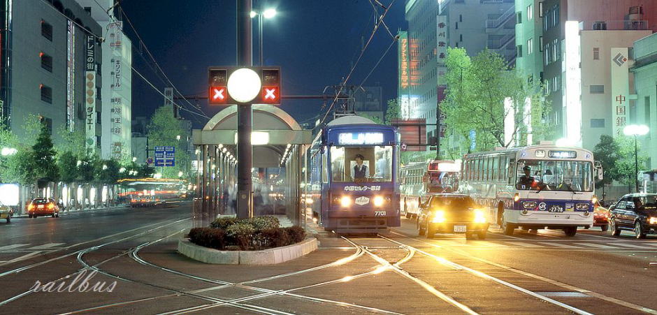 岡山電軌岡山駅前夜景2