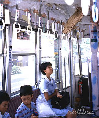 岡山電気軌道7401車内