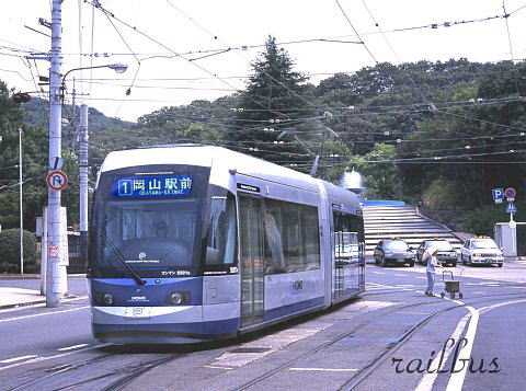 岡山電気軌道MOMO