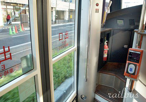 岡山電気軌道MOMO, 車内