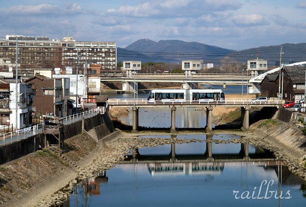 岡山電気軌道MOMO, 小橋