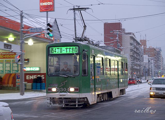 札幌市電夕暮れ更新車