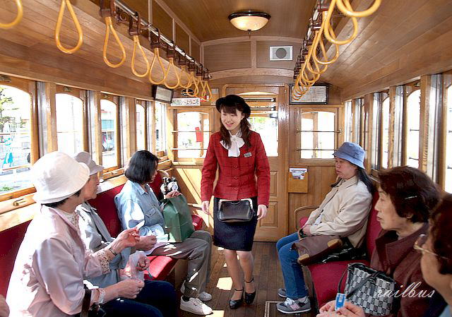 函館市電はいから號車内