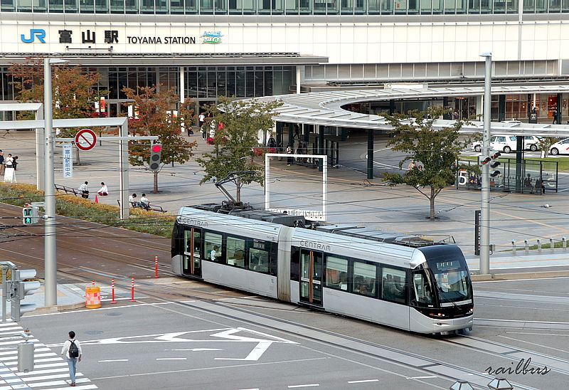 富山地鉄市内線富山駅前9002