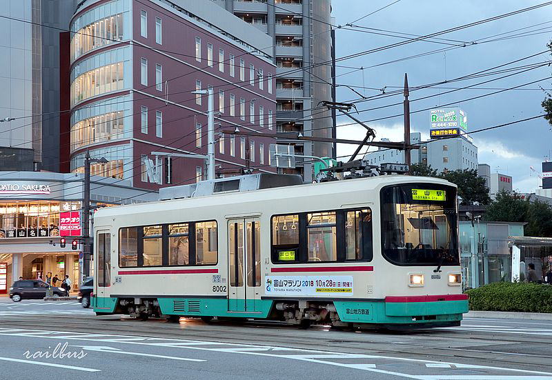 富山地鉄市内線富山駅前8002