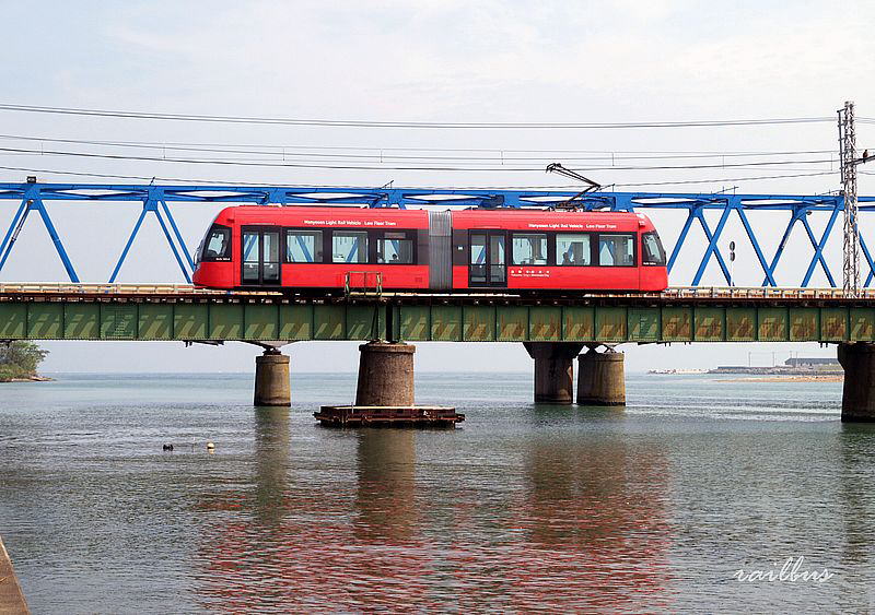 万葉線庄川鉄橋1000