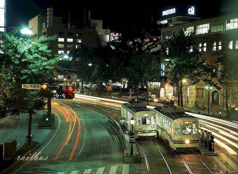 熊本市電熊本城前夜景