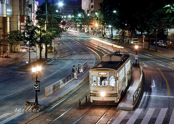 熊本市電熊本城前夜景