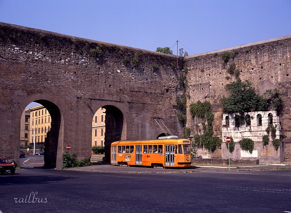 Rome tram