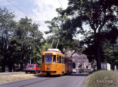 Rome tram