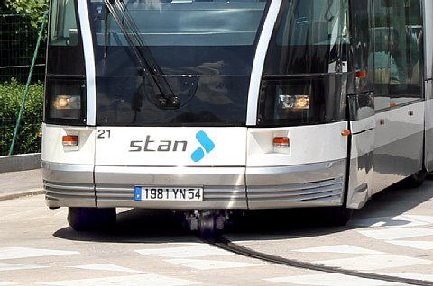 ナンシーのトラム案内車輪
