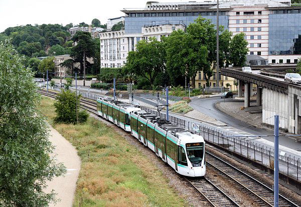 Paris tram T2 Musee de Serves