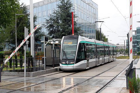 Paris tram T7 Parc Silic