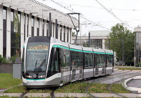 Paris tram T7 Parc Silic