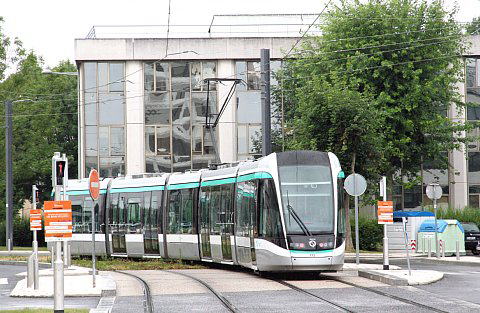 Paris tram T7 Parc Silic