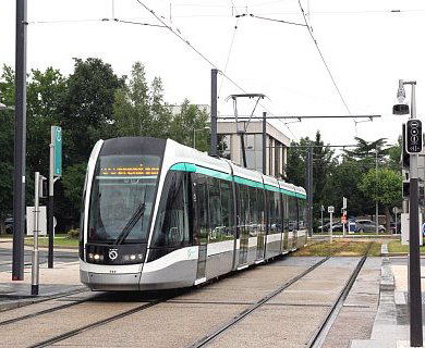 Paris tram T7 Parc Silic