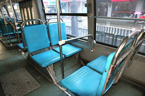 杭州トロリーバス車内