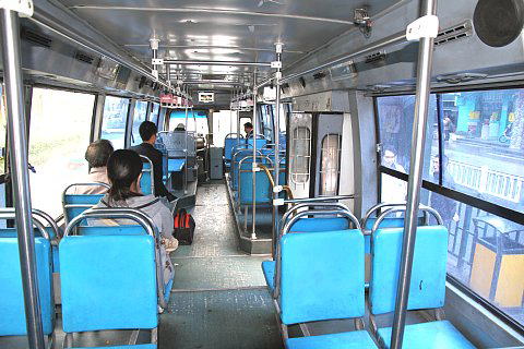 杭州トロリーバス車内