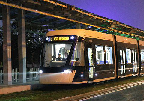 南京河西有軌電車, 奥体中心東門