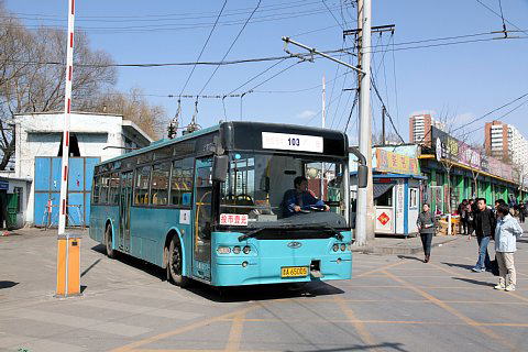 太原のトロリーバス, 財経大学