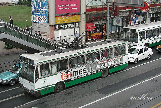 上海トロリーバス[15]路延安中路