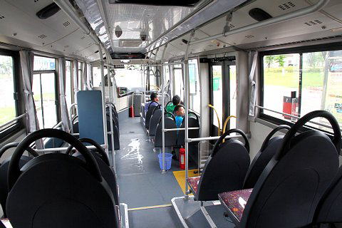 滴水湖スーパーキャパシターバス車内