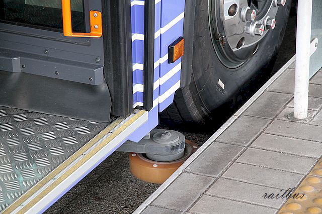 名古屋ガイドウェイバス案内車輪