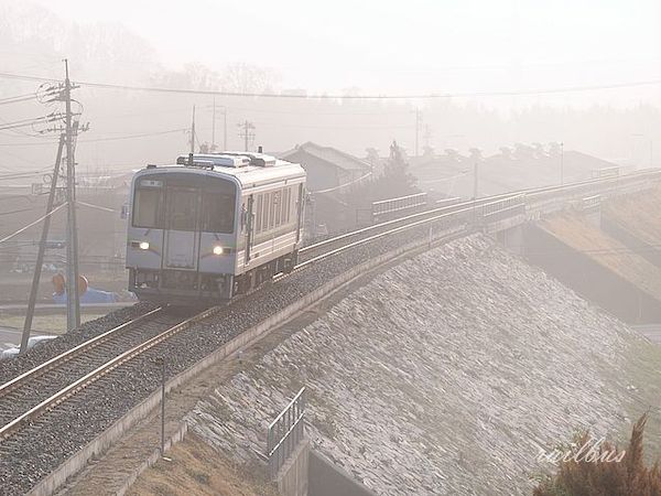 井原鉄道霧の朝