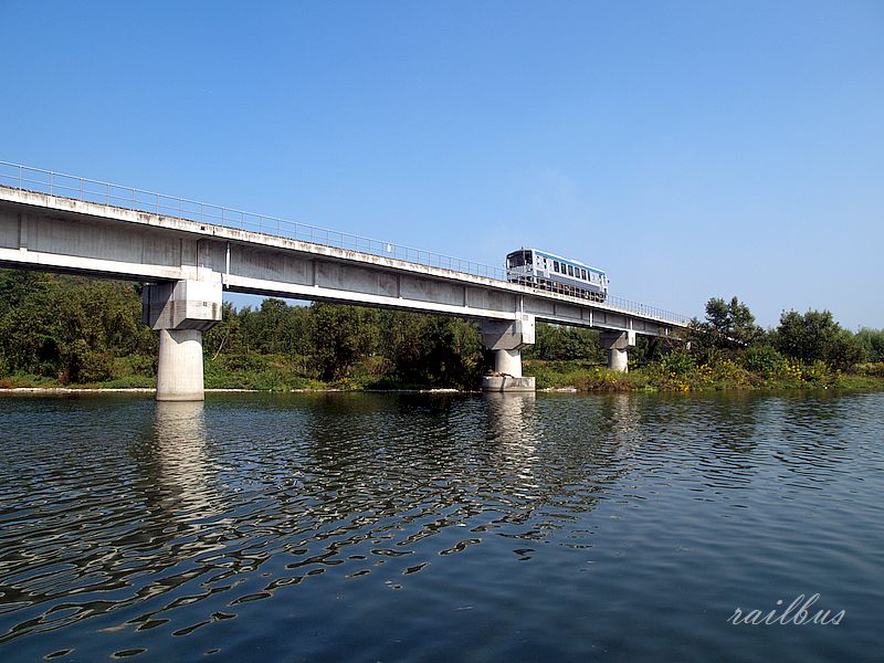 井原鉄道小田川橋梁さざ波