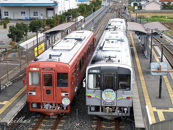 井原鉄道早雲の里荏原並び