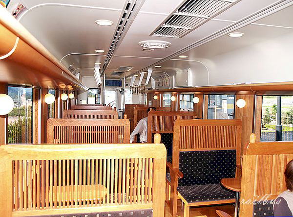 井原鉄道夢やすらぎ号車内