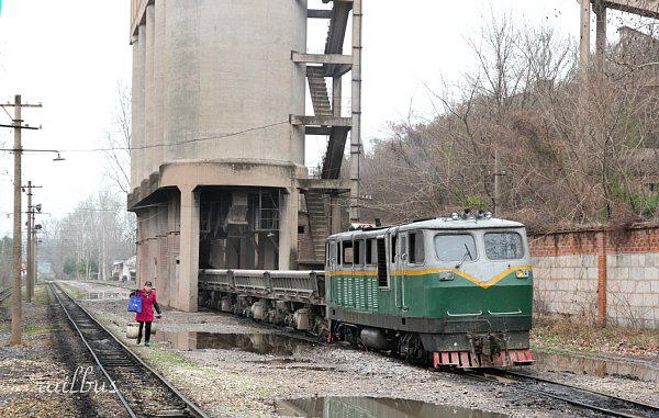 海螺集団孔山砿孔山車站