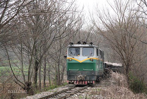 海螺集団孔山砿新河路