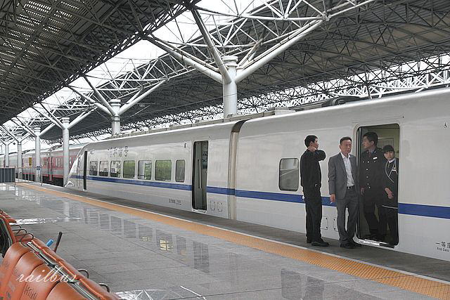 上海金山鉄路上海南站ホーム