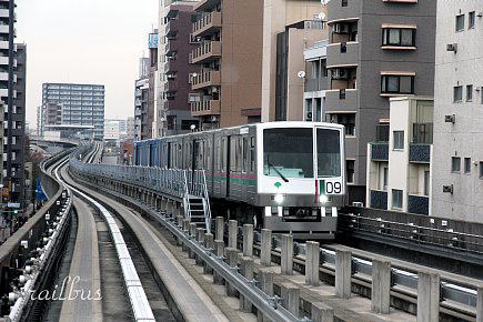 舎人ライナー