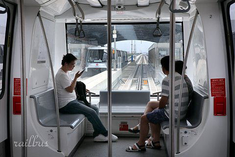 上海APM浦江線車内